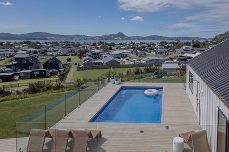 Photo of property in 5 Joyce Harsant Place, Cooks Beach, 3591