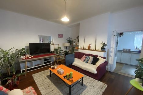 Photo of property in 36 Rolleston Street, Mount Cook, Wellington, 6021