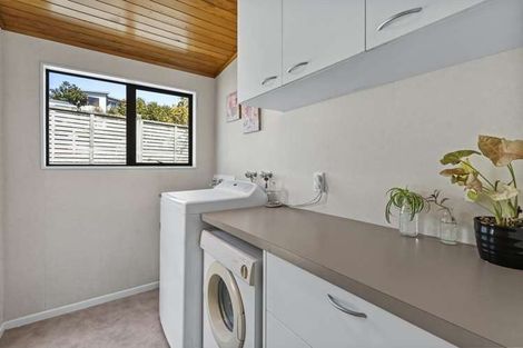 Photo of property in 28 Rossiter Crescent, Lynmouth, New Plymouth, 4310