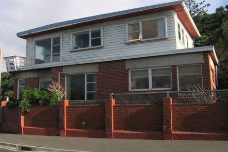 Photo of property in 335 Karaka Bay Road, Karaka Bays, Wellington, 6022