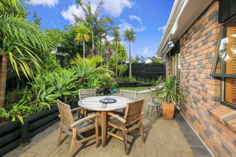 Photo of property in 1/9 Elderwood Lane, Belmont, Auckland, 0622