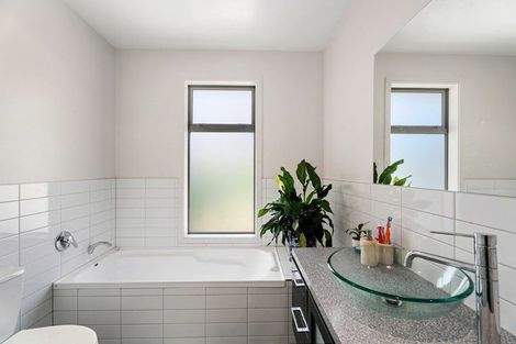 Photo of property in 86 Mount Iron Drive, Wanaka, 9305