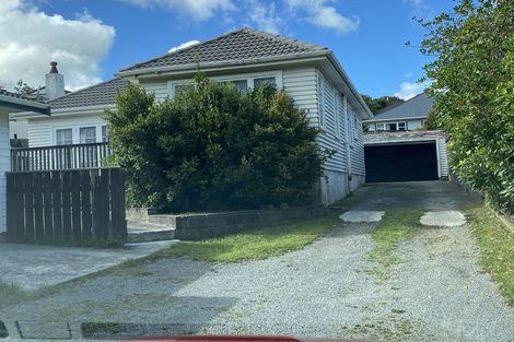 Photo of property in 1/158 Newlands Road, Newlands, Wellington, 6037