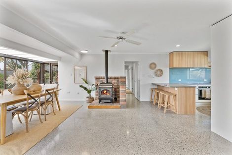 Photo of property in 7 Kaitake Place, Oakura, 4314