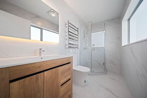 Photo of property in 1b Clematis Avenue, Murrays Bay, Auckland, 0630