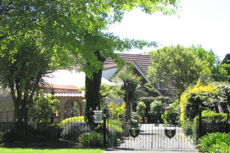 Photo of property in 254 Memorial Avenue, Burnside, Christchurch, 8053