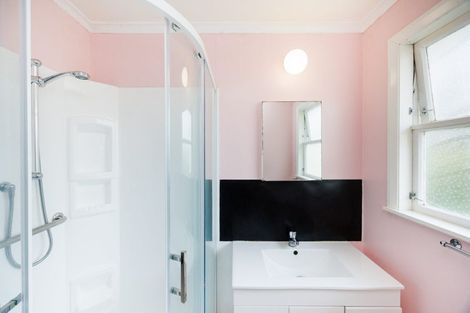 Photo of property in 18 Antrim Place, Hokowhitu, Palmerston North, 4410