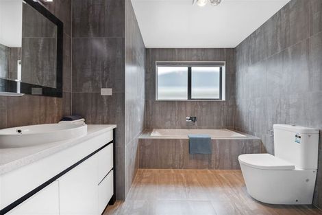 Photo of property in 413 Ormiston Road, Flat Bush, Auckland, 2019