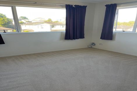 Photo of property in 18 Mulroy Place, Pinehill, Auckland, 0632