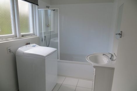 Photo of property in Bryon Court Flats, 25 Apuka Street, Brooklyn, Wellington, 6021