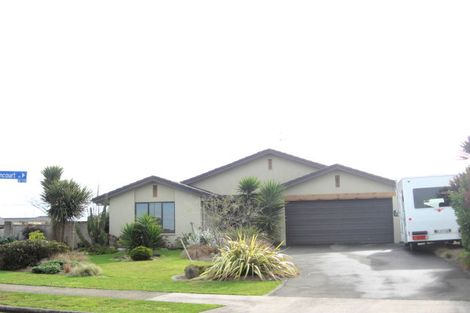 Photo of property in 1 Fencourt Place, Rototuna North, Hamilton, 3210