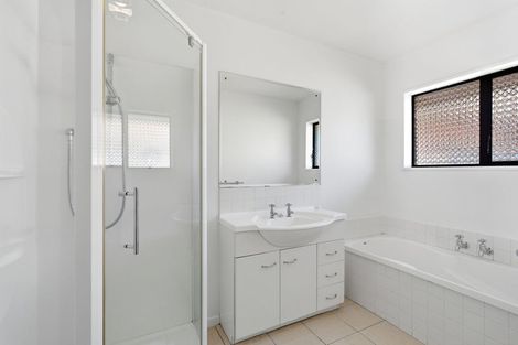 Photo of property in 3 Annell Place, Burnside, Christchurch, 8053