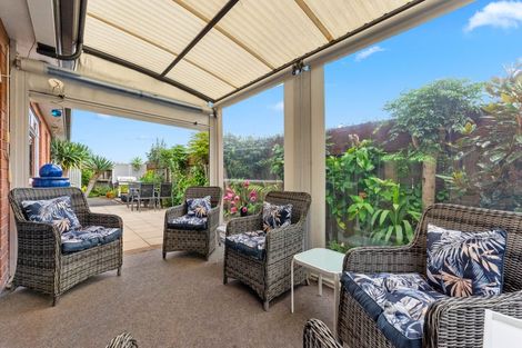 Photo of property in 28 Dan Tori Place, Orewa, 0931