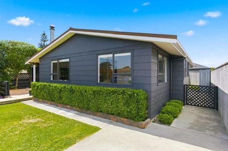 Photo of property in 27 Oriwa Street, Waikanae, 5036