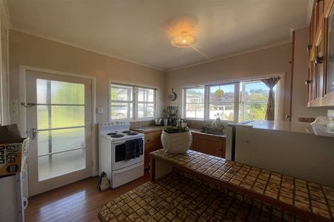 Photo of property in 90 Roberts Road, Te Atatu South, Auckland, 0610