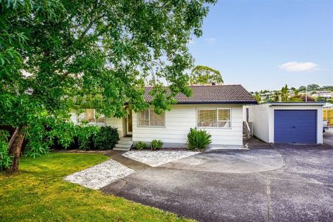Photo of property in 2/9 Cedar Heights Avenue, Massey, Auckland, 0614