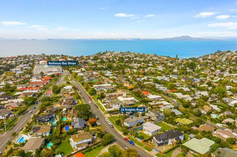 Photo of property in 32 Knights Road, Rothesay Bay, Auckland, 0630