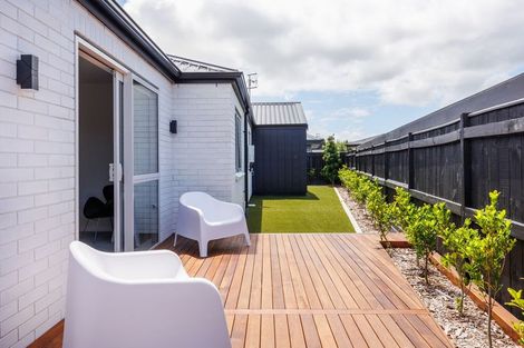 Photo of property in 6 Solitude Crescent, Kelvin Grove, 4414