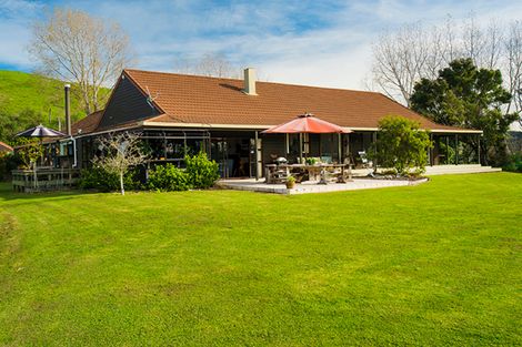 Photo of property in 52 Saddler Road, Muriwai, Gisborne, 4072