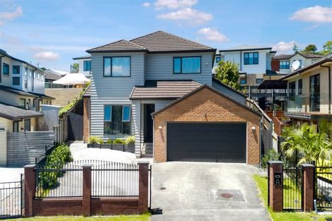 Photo of property in 23 Midhurst Avenue, Henderson, Auckland, 0612