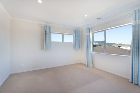 Photo of property in 71 Grenada Drive, Grenada Village, Wellington, 6037