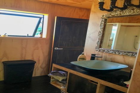 Photo of property in 160 Te Mahoe Road, Mokau, 4376