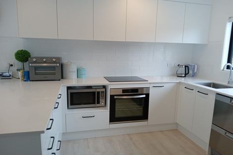 Photo of property in 216a Lake Road, Northcote, Auckland, 0627