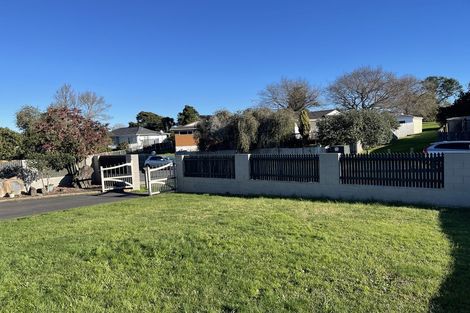 Photo of property in 13 Lisa Rise, Half Moon Bay, Auckland, 2012