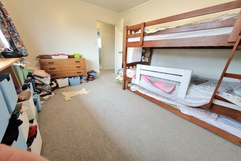 Photo of property in 3/21 Te Atatu Road, Te Atatu South, Auckland, 0610