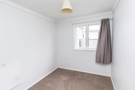 Photo of property in 88 Queenwood Road, Levin, 5510