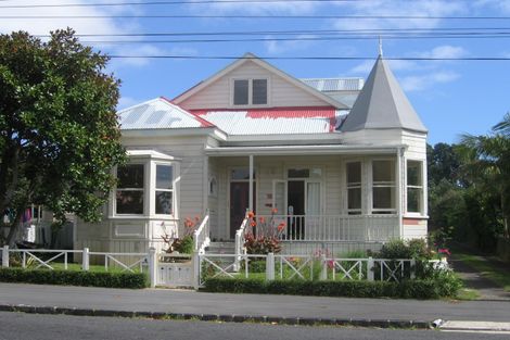 Photo of property in 1/1 Owens Road, Devonport, Auckland, 0624
