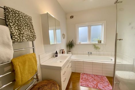 Photo of property in 135 Volga Street, Island Bay, Wellington, 6023