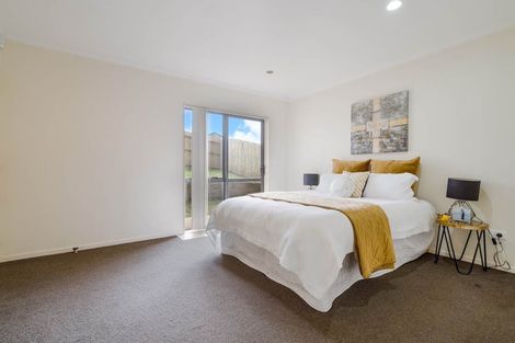 Photo of property in 37 Westglen Place, Ranui, Auckland, 0612