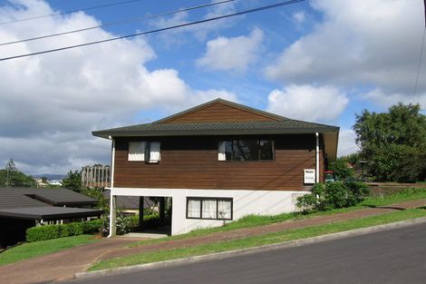Photo of property in 7a Gill Crescent, Blockhouse Bay, Auckland, 0600