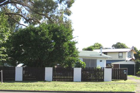 Photo of property in 23 Whitford Road, Howick, Auckland, 2014