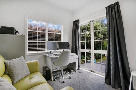 Photo of property in 11 Rifleman Rise, Unsworth Heights, Auckland, 0632
