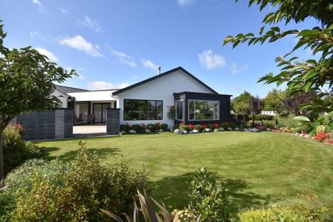 Photo of property in 14 Hagart-alexander Drive, Mosgiel, 9024