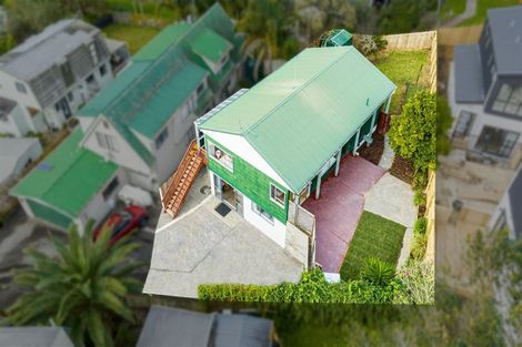 Photo of property in 1/18 Kitewao Street, Northcote, Auckland, 0627