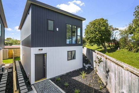 Photo of property in 20f Fairdene Avenue, Henderson, Auckland, 0610