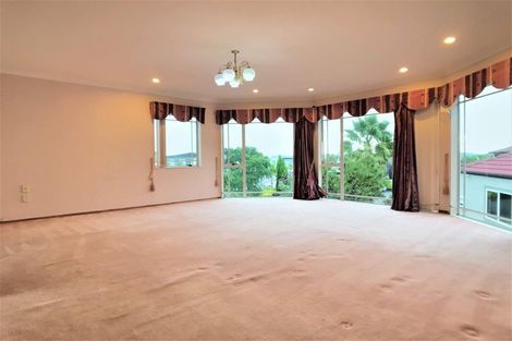 Photo of property in 19 Mansion Court, West Harbour, Auckland, 0618