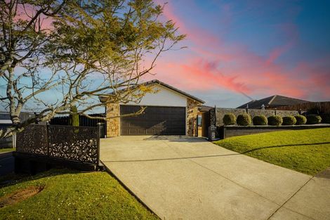 Photo of property in 21 Bradnor Meadows Drive, Swanson, Auckland, 0612