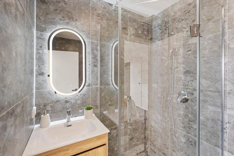 Photo of property in 2/19 Trias Road, Totara Vale, Auckland, 0629