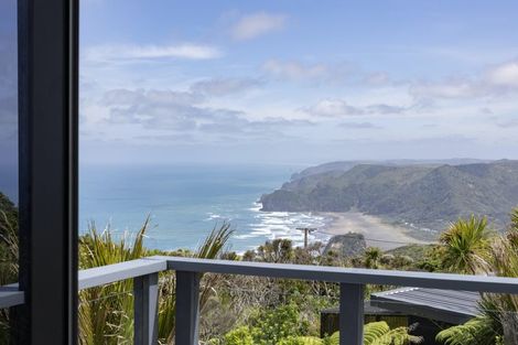 Photo of property in 16 Log Race Road, Piha, New Lynn, 0772