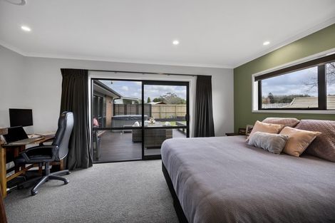 Photo of property in 6 Montague Grove, Stratford, 4332