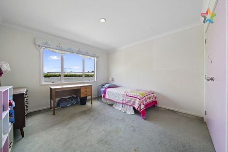 Photo of property in 41 Arahiwi Grove, Tirohanga, Lower Hutt, 5010