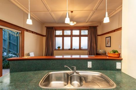 Photo of property in 40 Hawker Street, Mount Victoria, Wellington, 6011