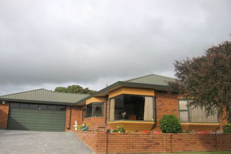 Photo of property in 24 Caroline Crescent, Highbury, Palmerston North, 4412