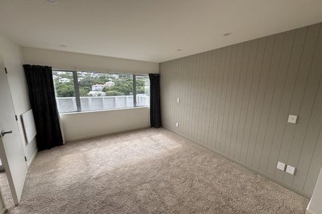 Photo of property in 22 Tiketike Way, Brooklyn, Wellington, 6021