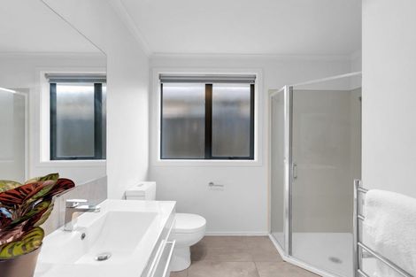 Photo of property in 18 Patatee Terrace, Baverstock, Hamilton, 3200