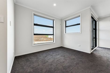 Photo of property in 73 Waruhia Crescent, Rototuna North, 3281